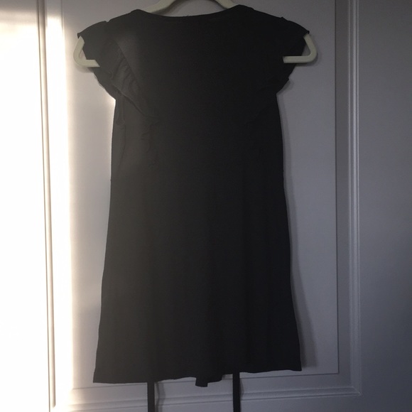 Flutter sleeve v-neck shirt - Picture 3 of 6